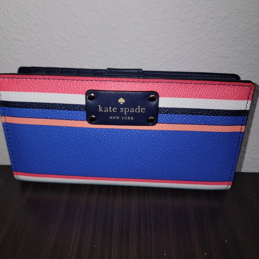 Kate Spade Striped Wallet Ships same or next business day